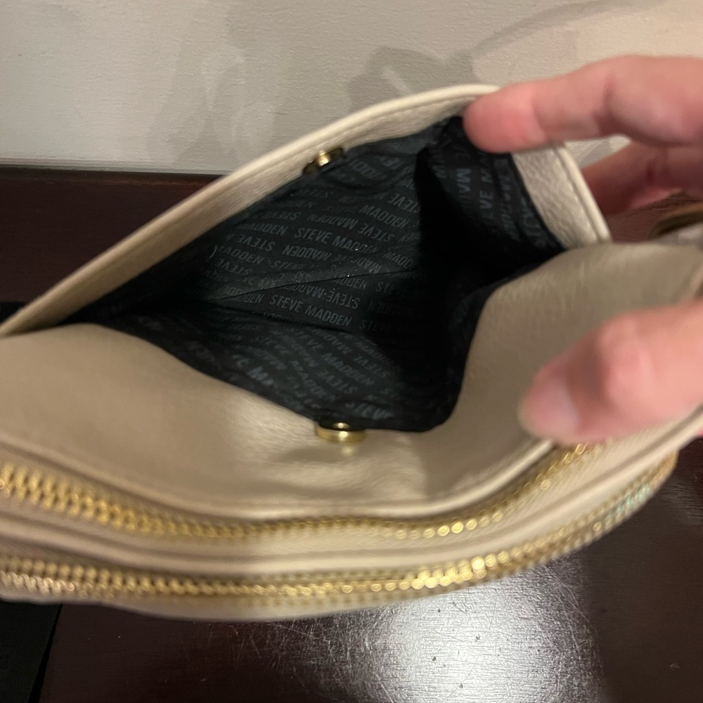 Steve Madden Off White Vegan Leather Crossbody Bag - Picture 4 of 6